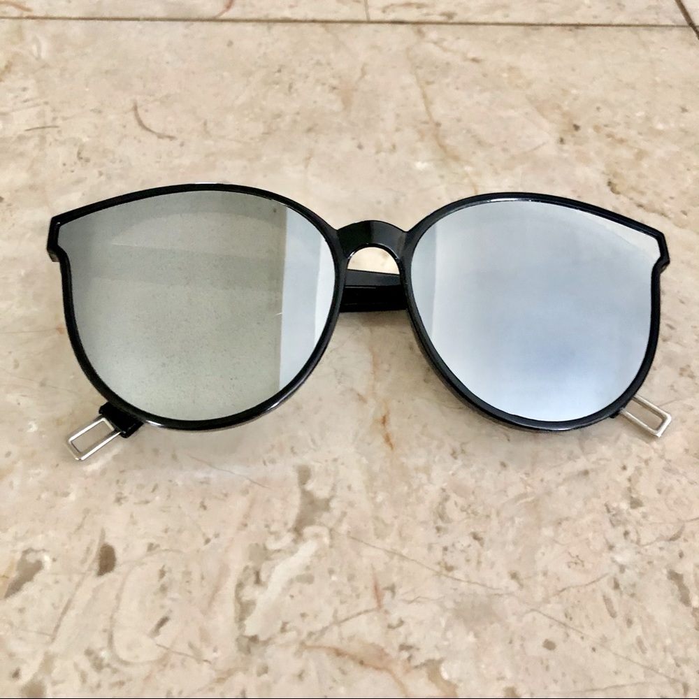 New Mirrored Cat Eye Sunglasses 🕶